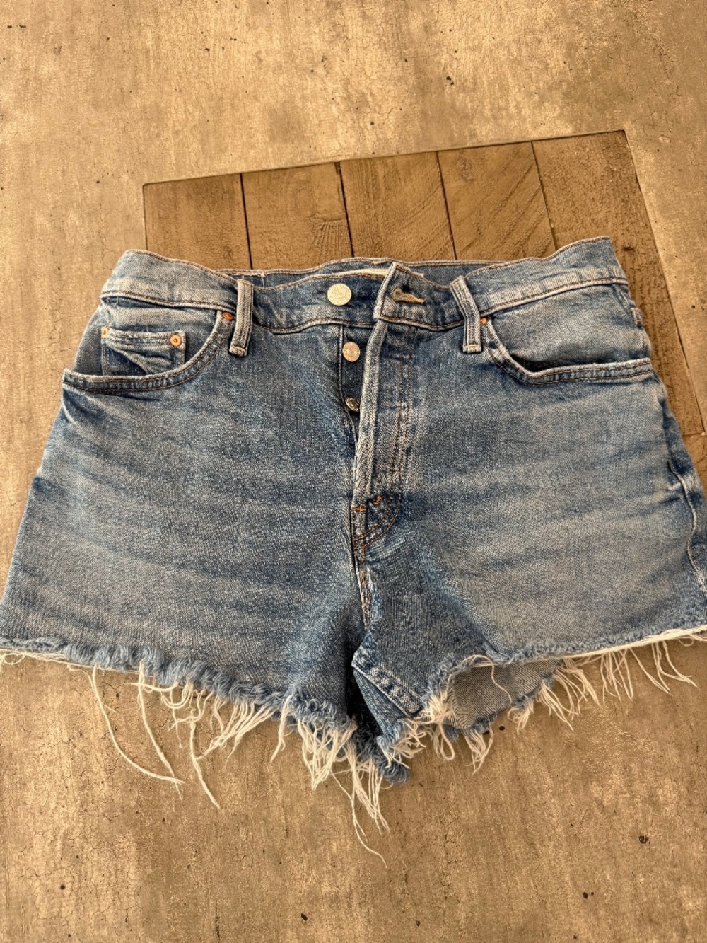 MOTHER Denim The Tomcat Kick Fray Short size 28